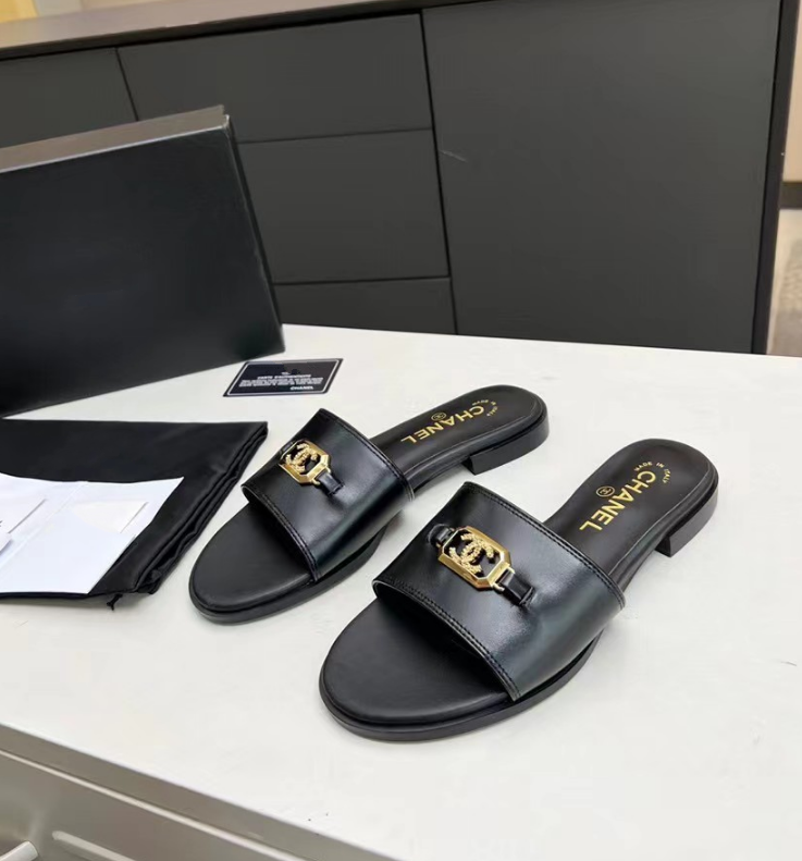 Chanel Mules Navy Blue Shiny Calfskin
