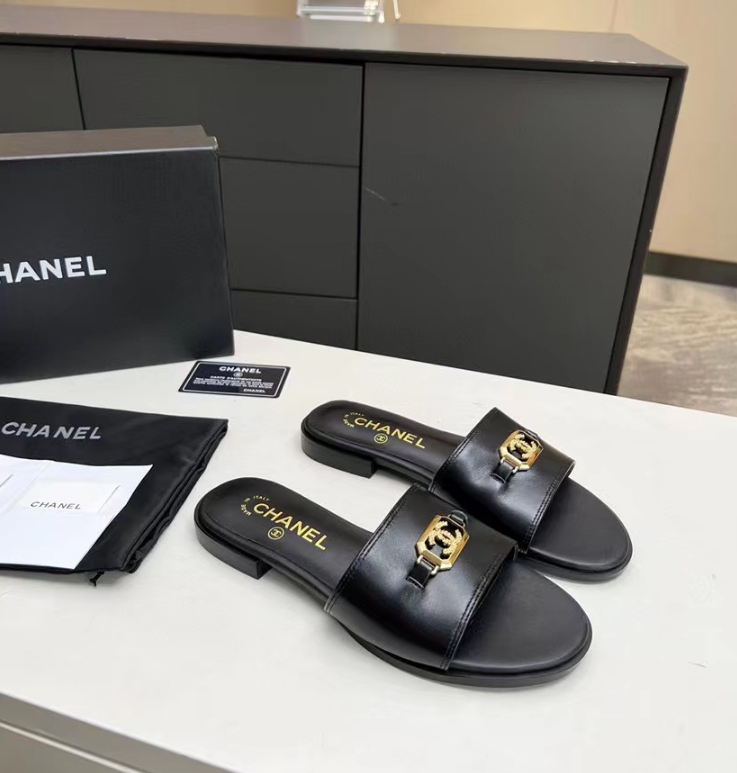 Chanel Mules Navy Blue Shiny Calfskin