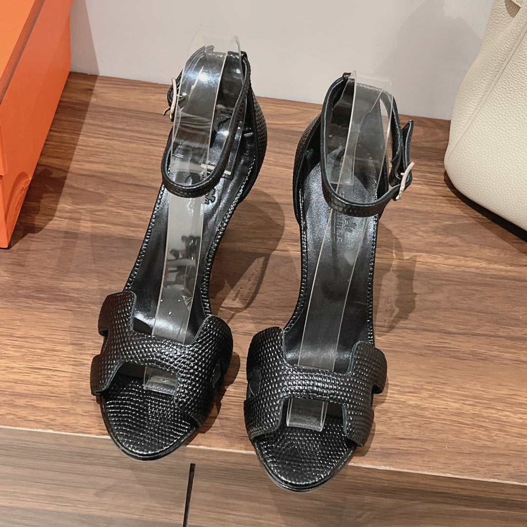 Hermes Premiere 105 Sandal in Black Grained Calfskin