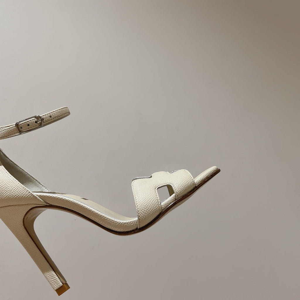 Hermes Premiere 115 Sandal in White Cream Grained Calfskin