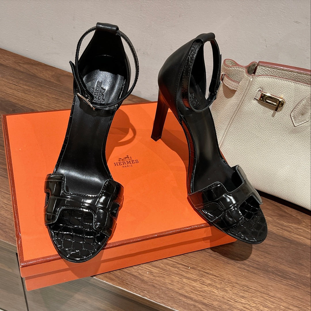 Hermes Premiere 115 Sandal in Black Patent Calfskin