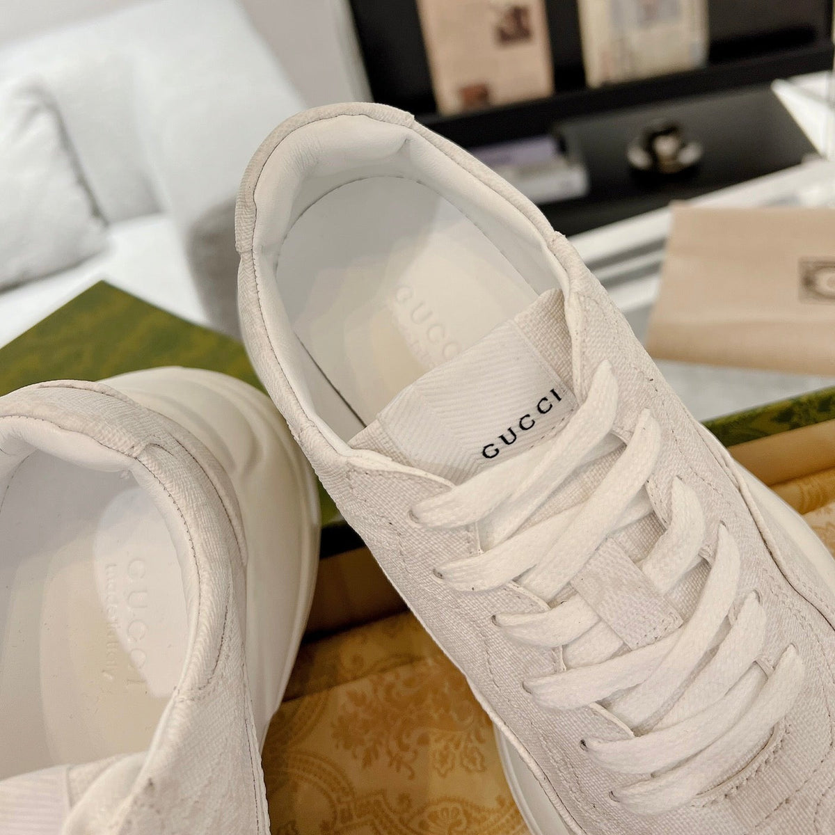 Gucci 100 Rhyton Sneaker Creamy White