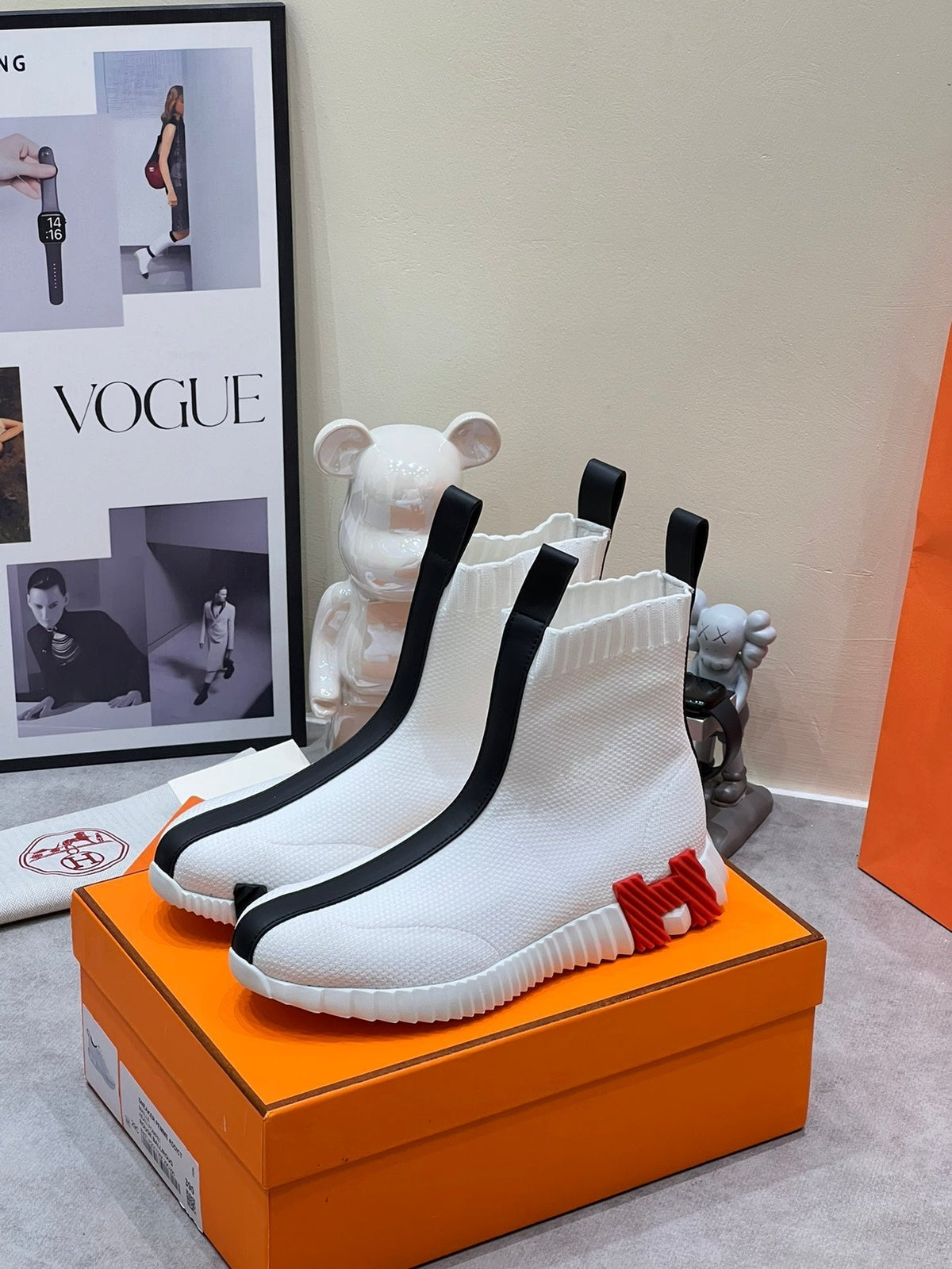 Hermes H Fun Classic Sneaker Stylish White and Black Line Fabric