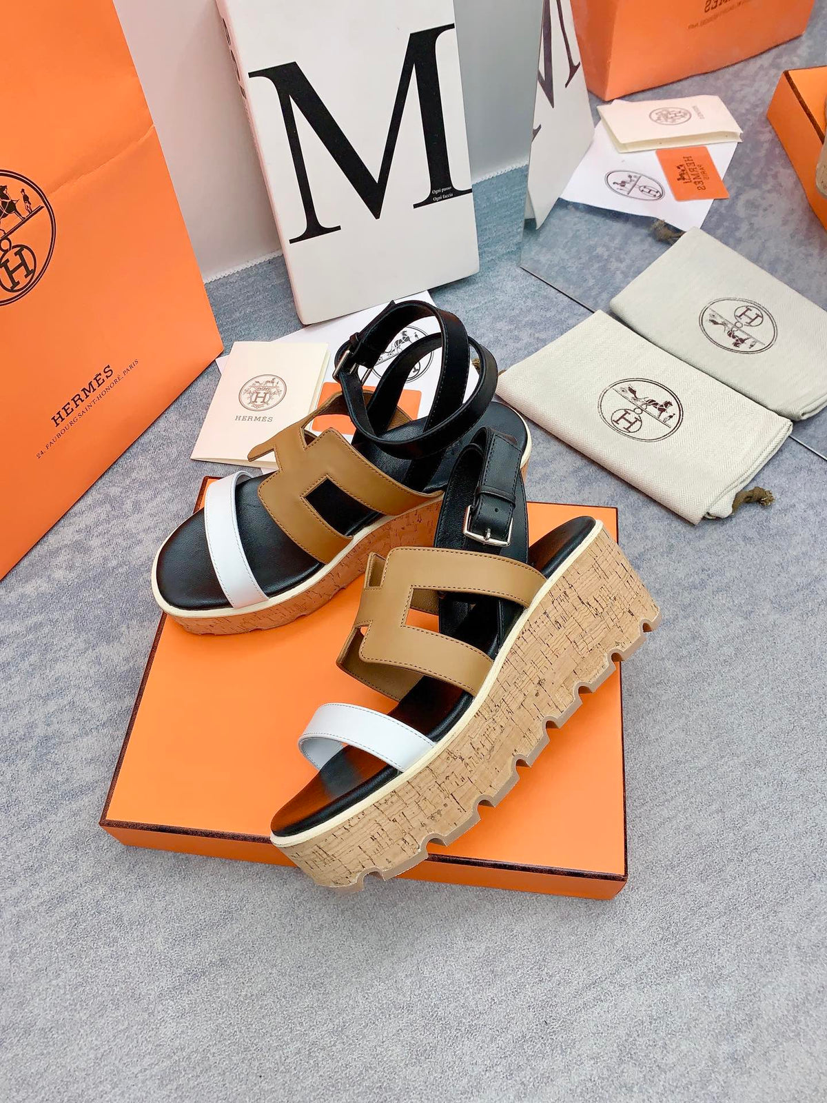 Hermes Havane 30 Sandal in White and Peanut Brown Calfskin