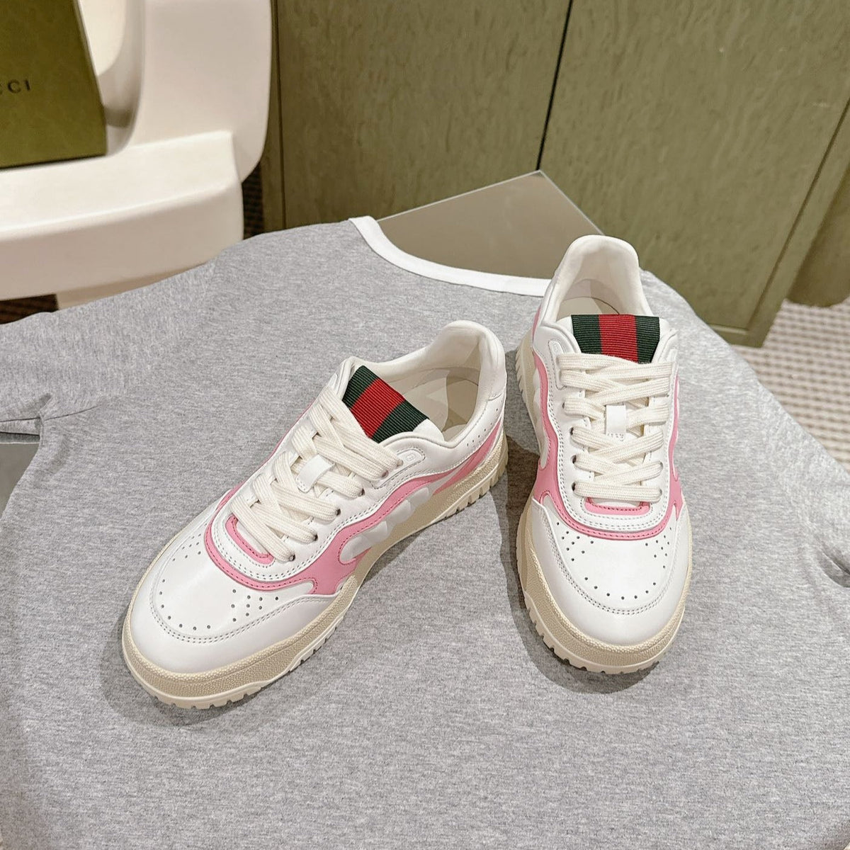 Gucci Retro Sneakers White Pink