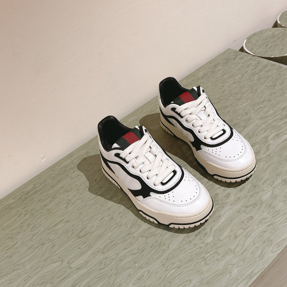 Gucci Retro Sneakers White Black