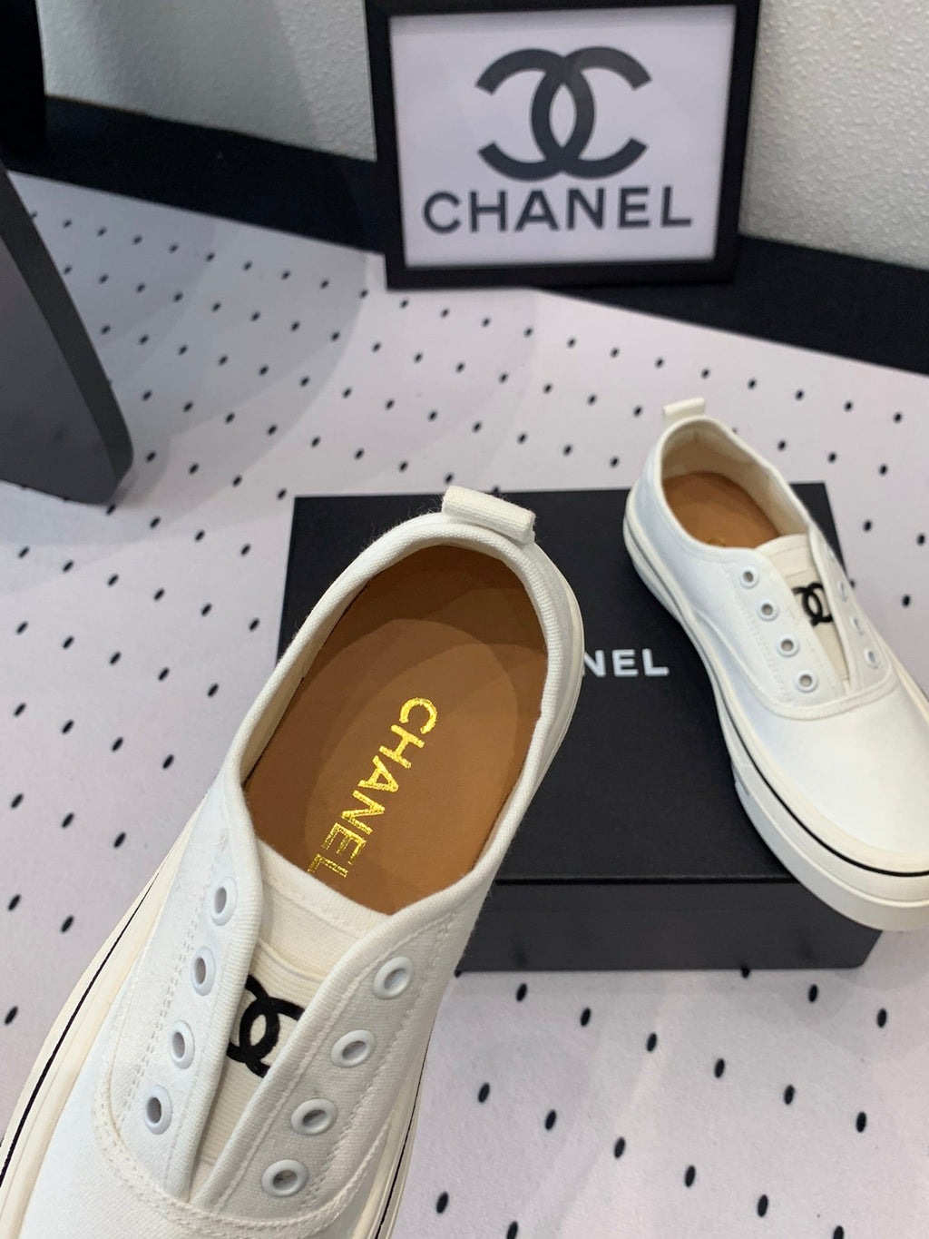 Chanel Laceless Sneakers Platform in White Canvas