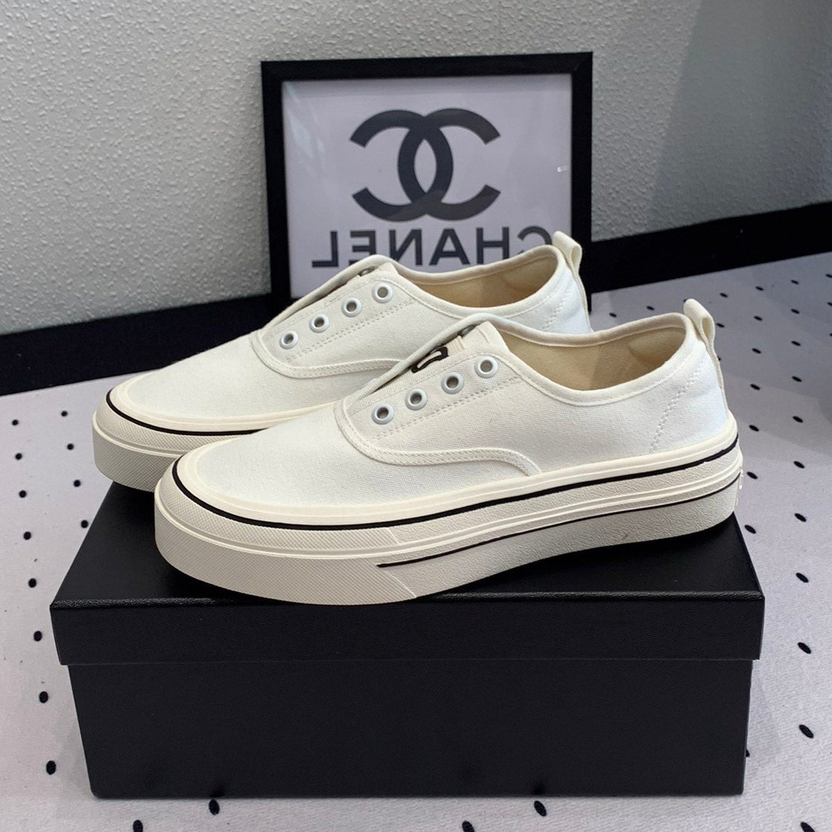 Chanel Laceless Sneakers Platform in White Canvas