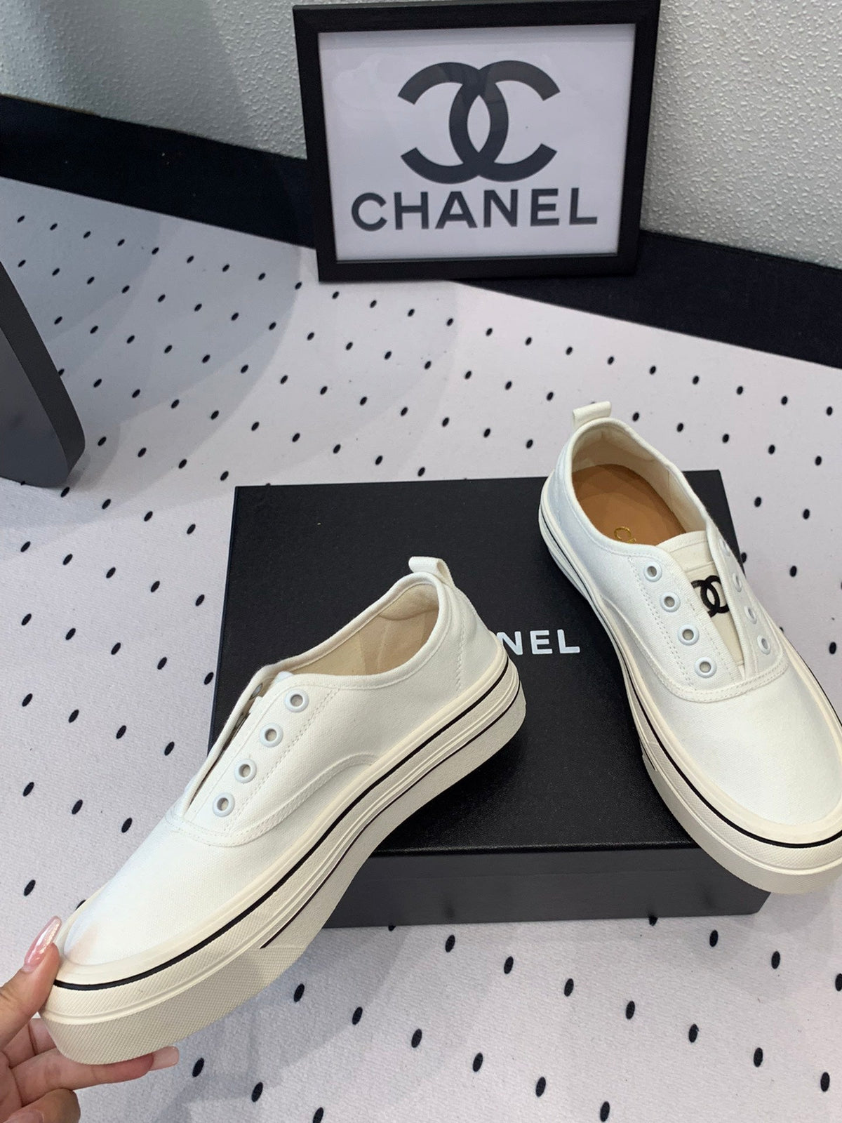 Chanel Laceless Sneakers Platform in White Canvas