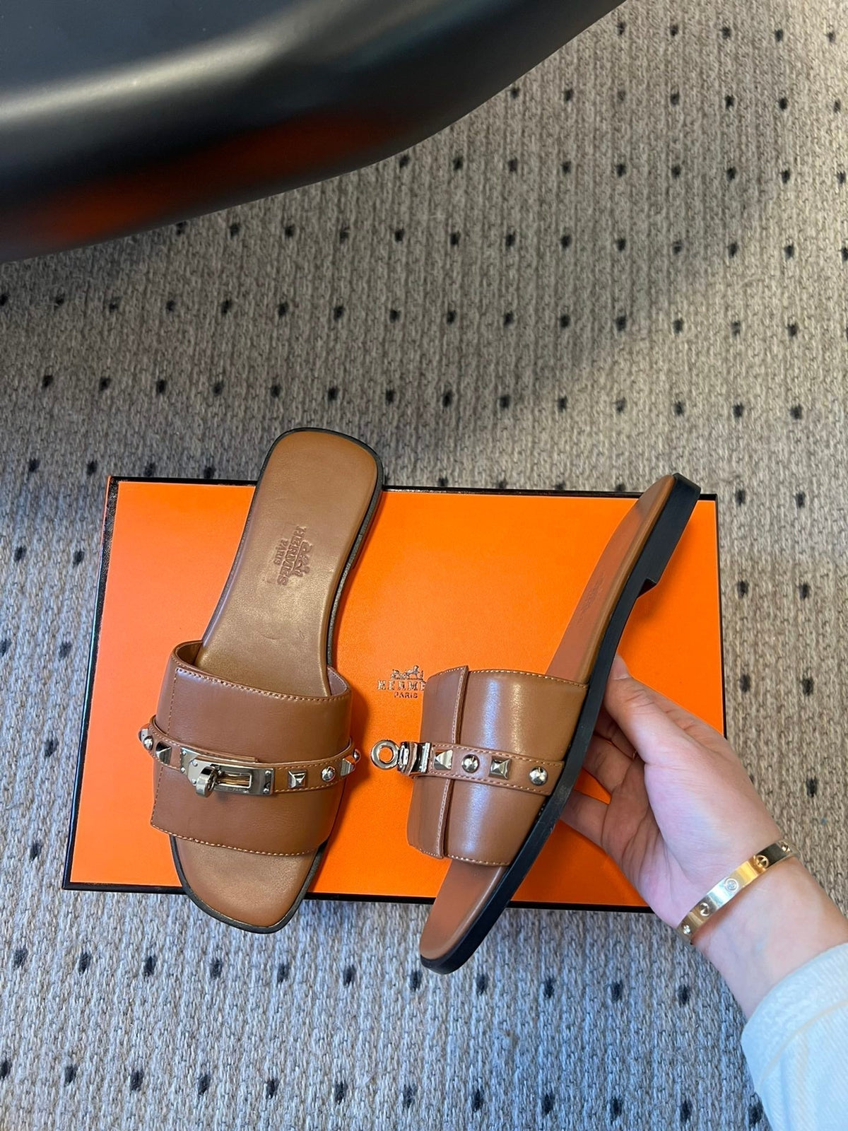 Hermes Giulia Flat Sandal in Bronze Brown Calfskin