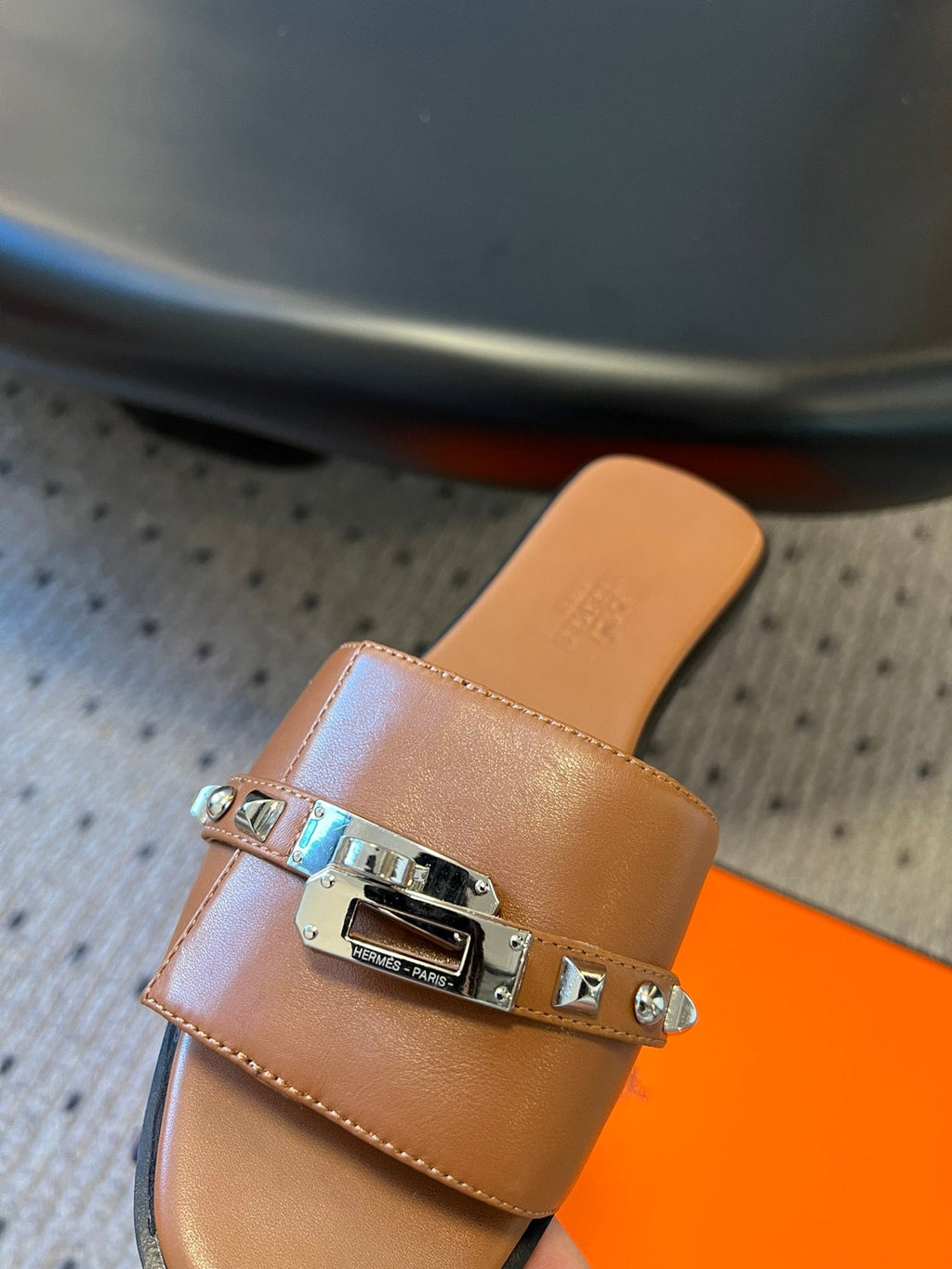 Hermes Giulia Flat Sandal in Bronze Brown Calfskin