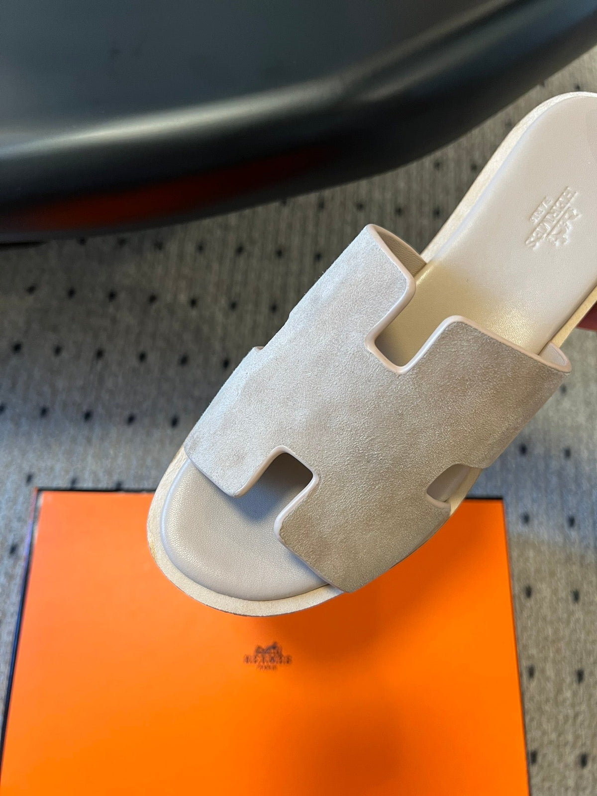 Hermes Eze Sandal Platform 85 mm in Pale Gray Suede