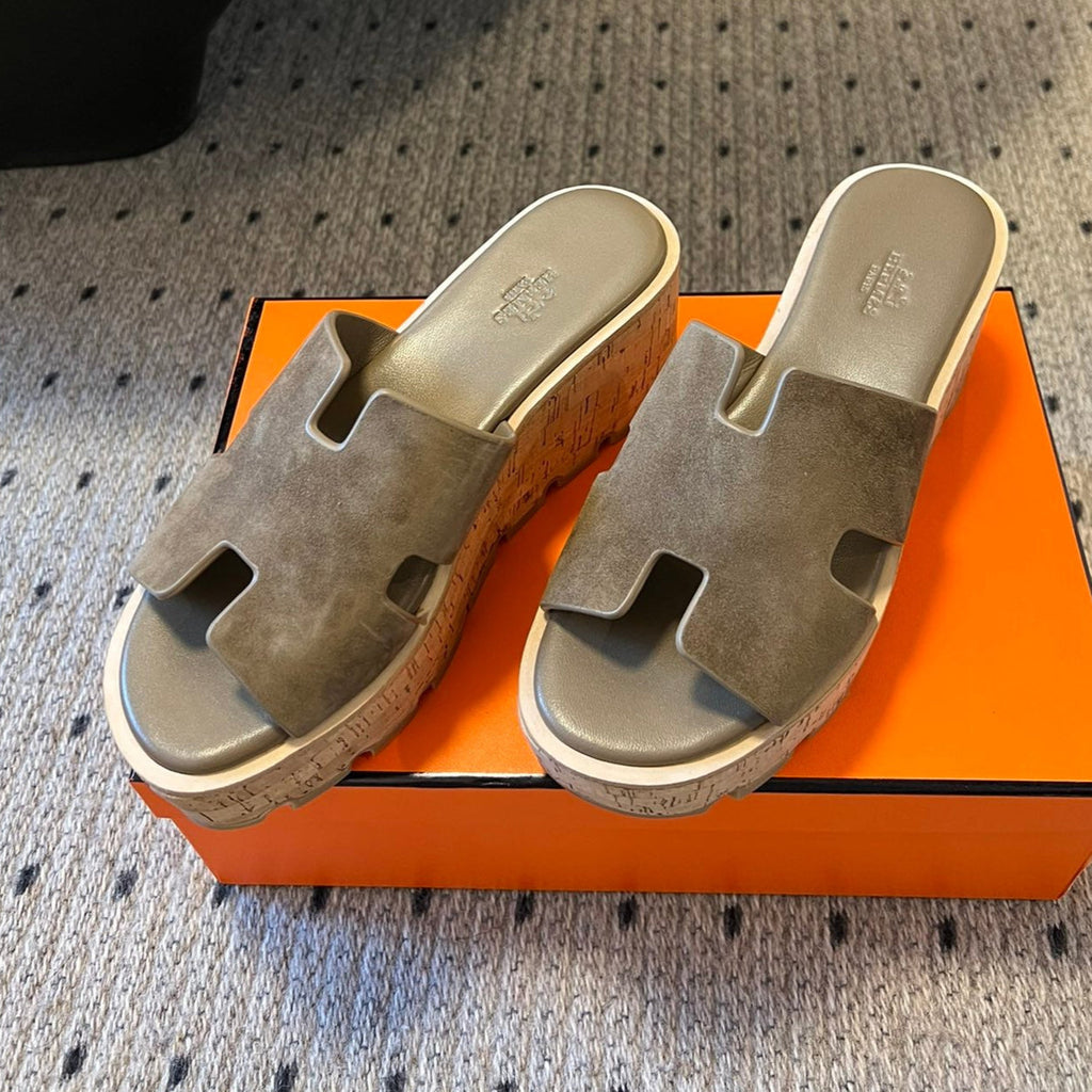 Hermes Eze Sandal Platform 85 mm in Wood Brown Suede