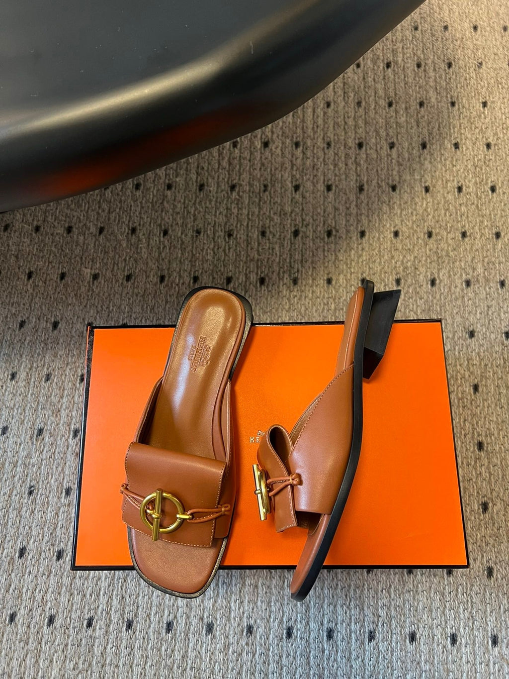 Hermes Ilot Flat Sandal in Bronze Brown Calfskin