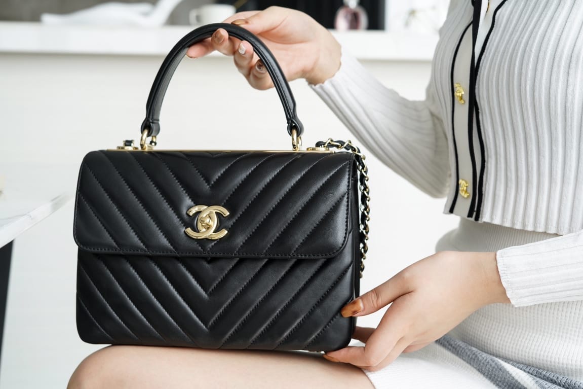 Chanel Trendy CC25 Pre-Owned Medium Chevron Trendy Handbag 25cm - Black