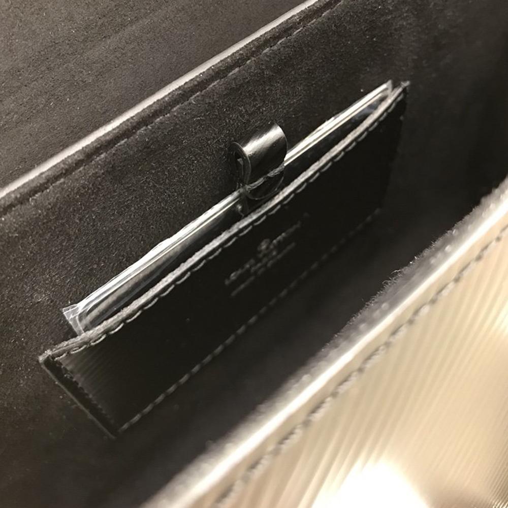 Louis Vuitton Twist MM Handbag