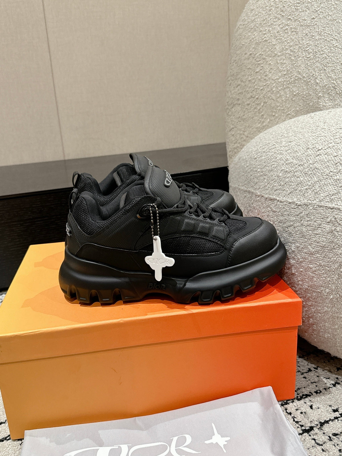 Dior Sneaker in Black Calfskin and Breathable Mesh 175308