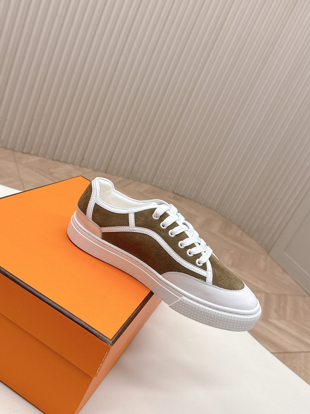 Hermes 25S Sneaker Low Sports in Brown Suede Mix White Lambskin