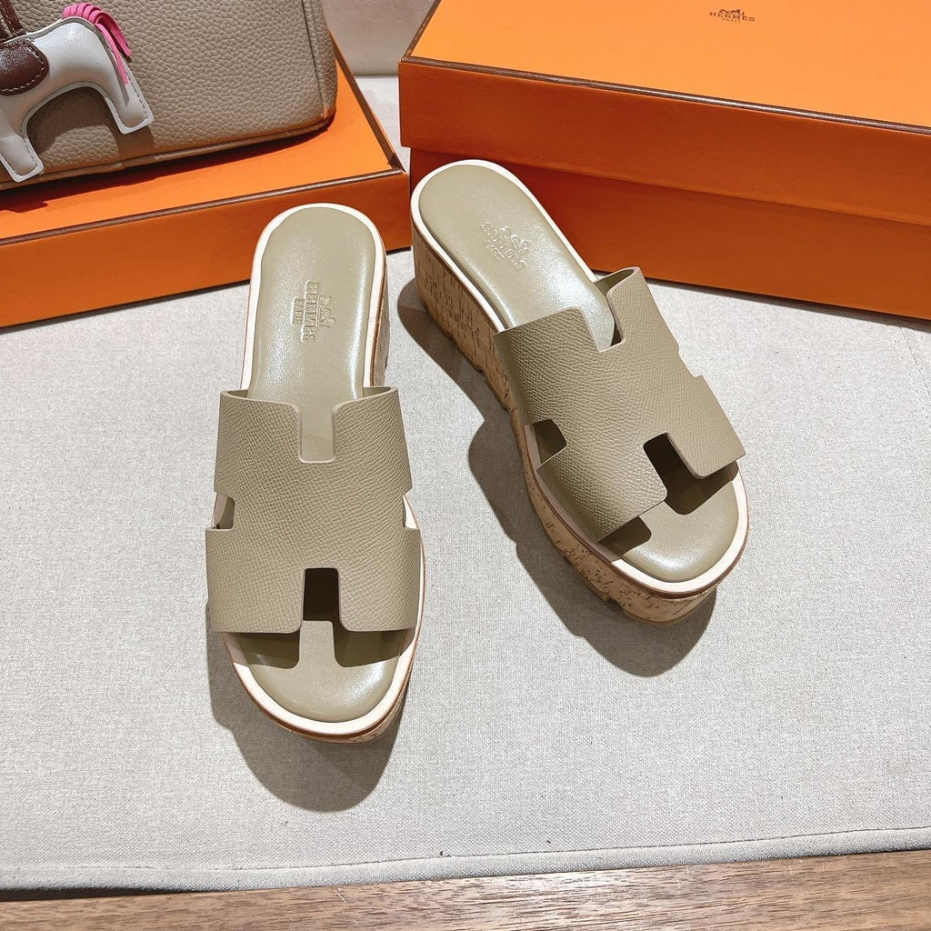 Hermes 25S High Wedge Sandals in Warm Beige Lambskin Style 17