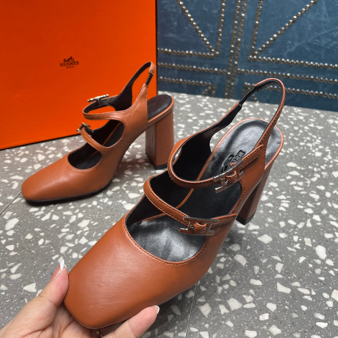 Hermes Jackie 80 mm Pump in Umber Brown Calfskin