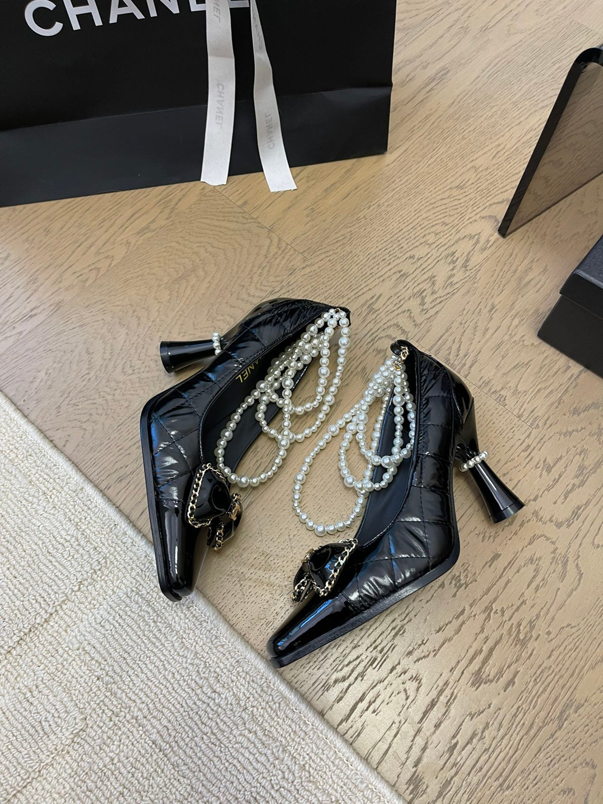 Chanel High Heel 8 cm in Black Calfskin with Pearl Chain