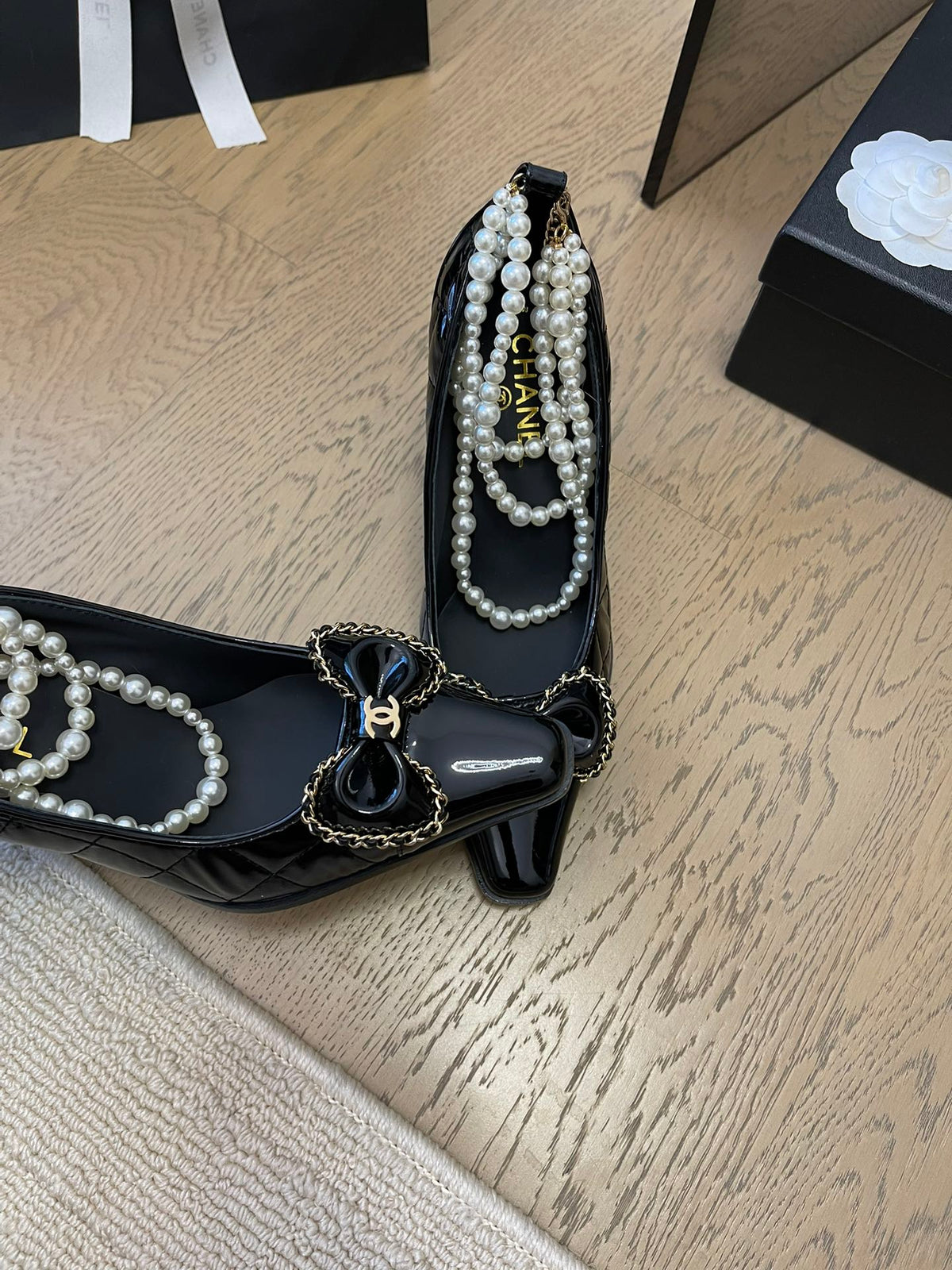 Chanel High Heel 8 cm in Black Calfskin with Pearl Chain