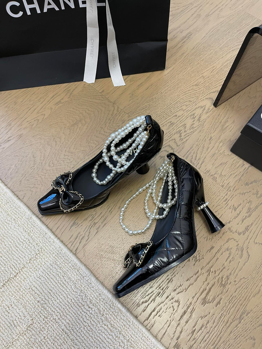 Chanel High Heel 8 cm in Black Calfskin with Pearl Chain
