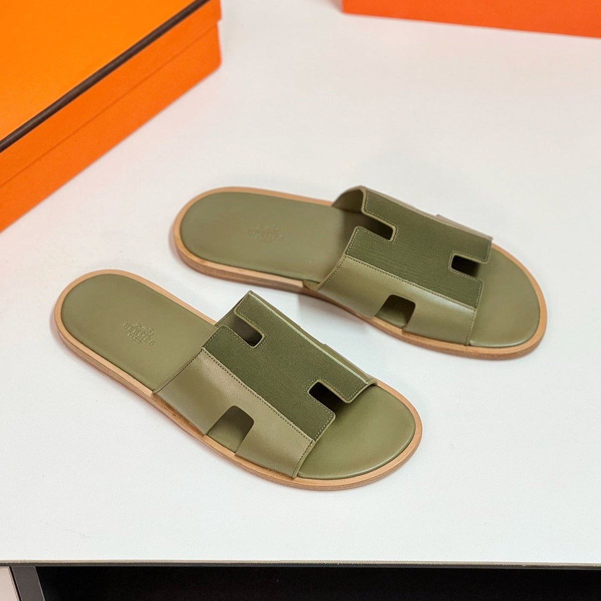 Hermes Izmir Sandal Vert Toundra
