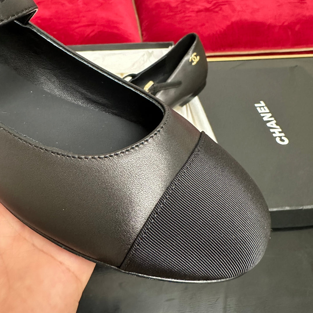 Chanel Mary Jane Shoes in Black Calfskin and Satin