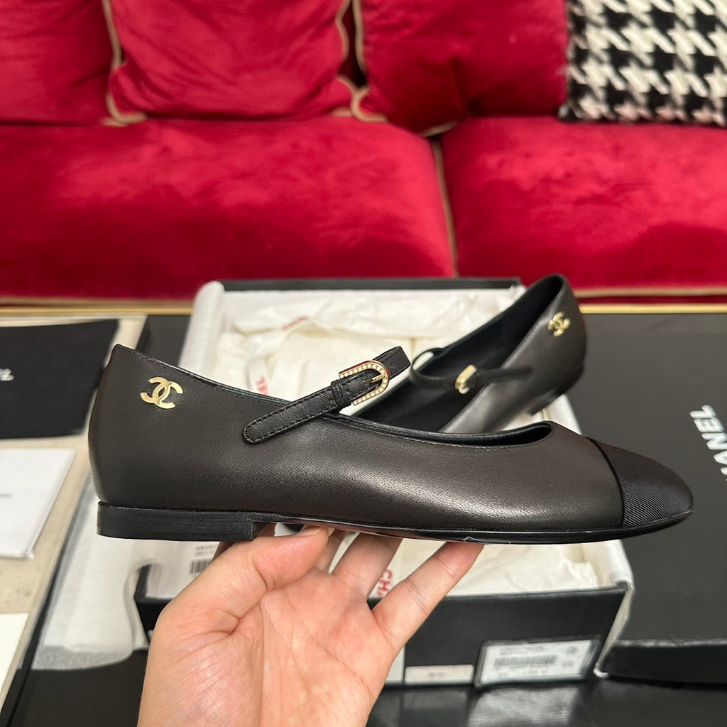 Chanel Mary Jane Shoes in Black Calfskin and Satin