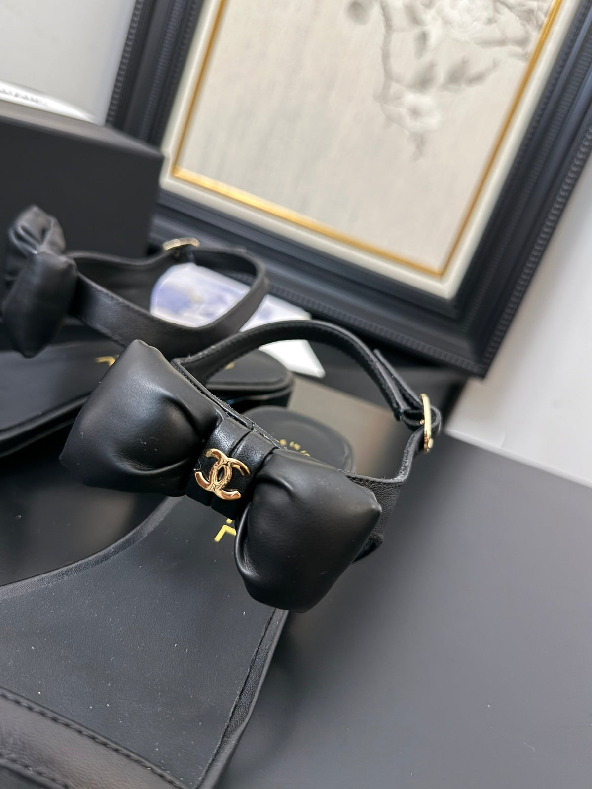 Chanel Flat Sandals 5 mm in Black Calfskin