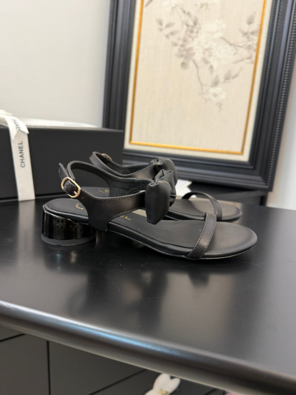 Chanel Flat Sandals 5 mm in Black Calfskin