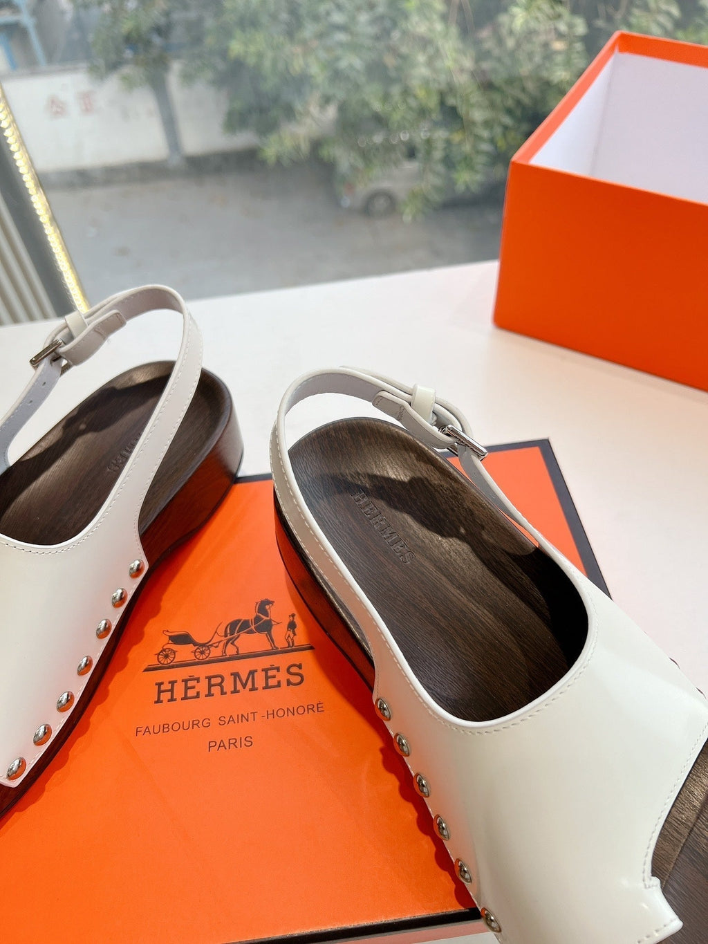 Hermes Flat Sandal in White Calfskin