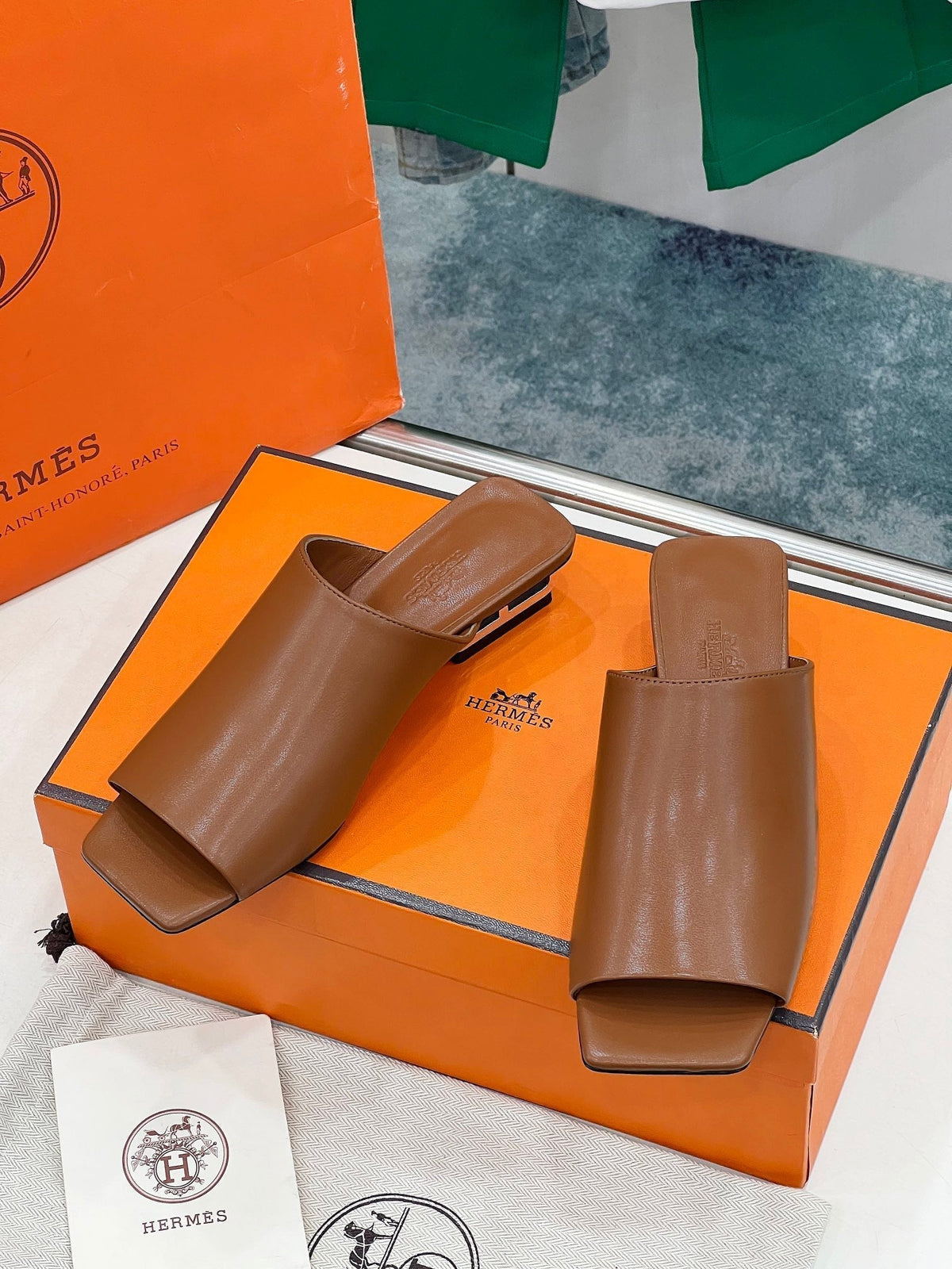 Hermes Idole Sandal in Bronze Brown Calfskin