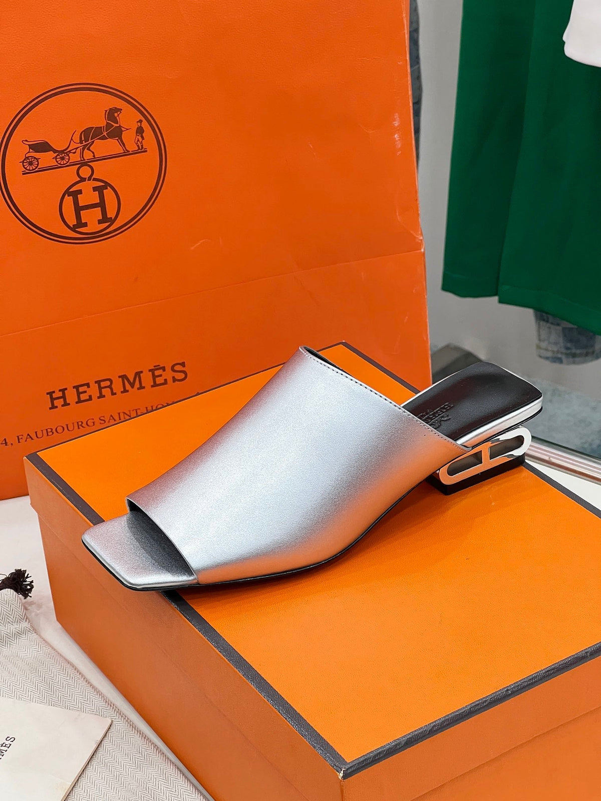 Hermes Idole Sandal in Silver Calfskin