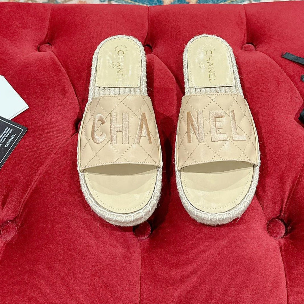 Chanel Flat Slippers in Beige Lambskin Mix Woven
