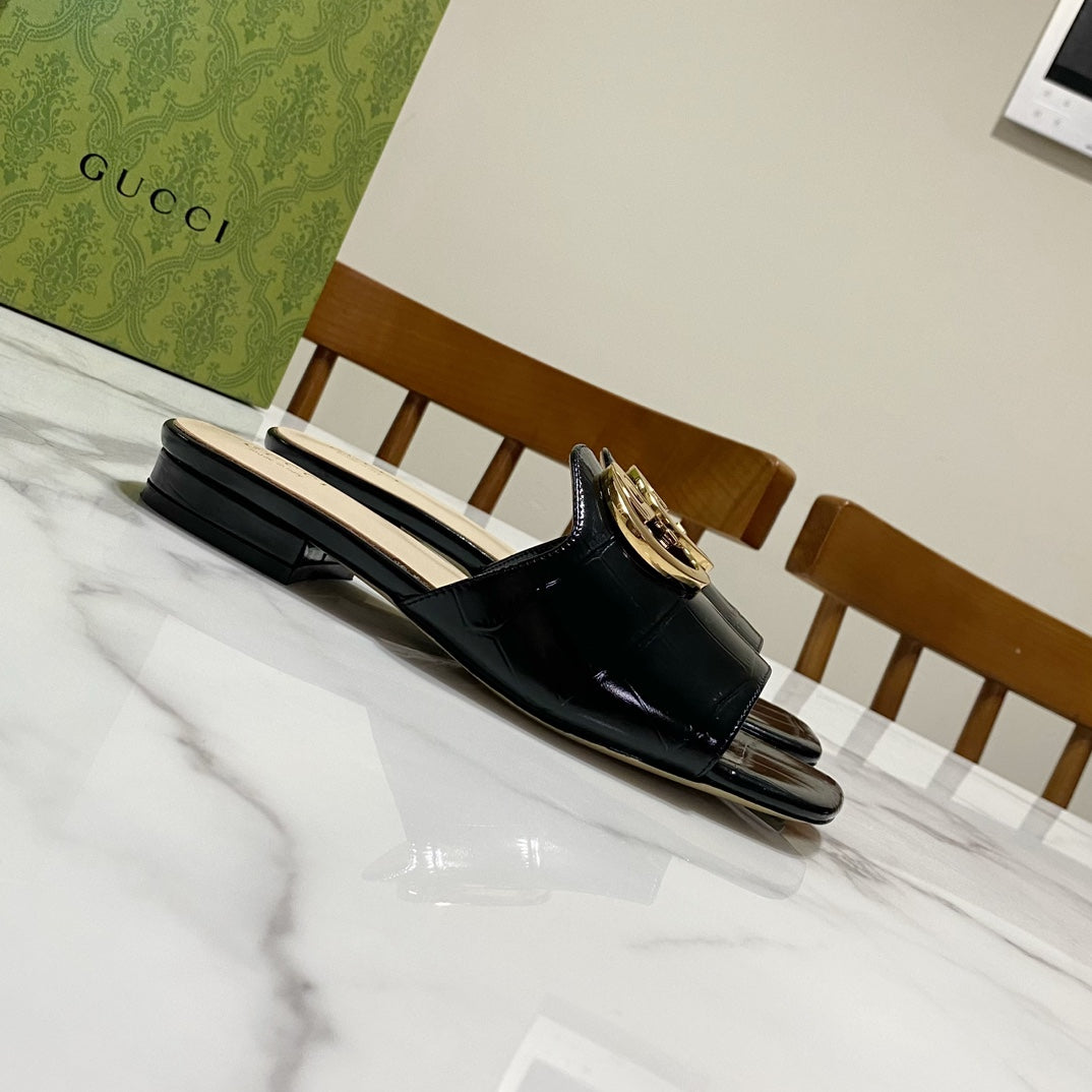 Gucci 26S Blondie Slippers in Black Glossy Calfskin