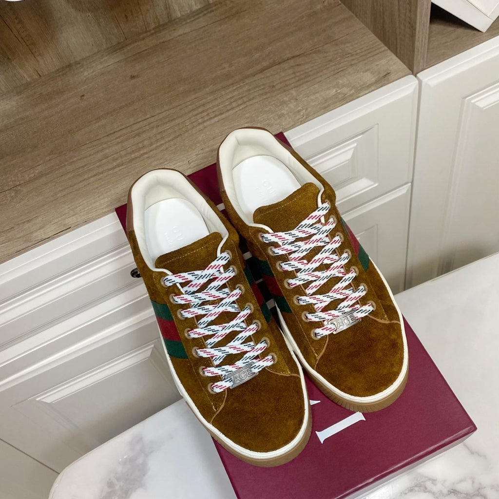 Gucci 26S Sneaker in Brown Suede