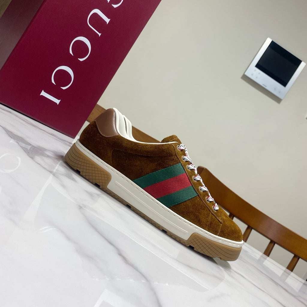 Gucci 26S Sneaker in Brown Suede