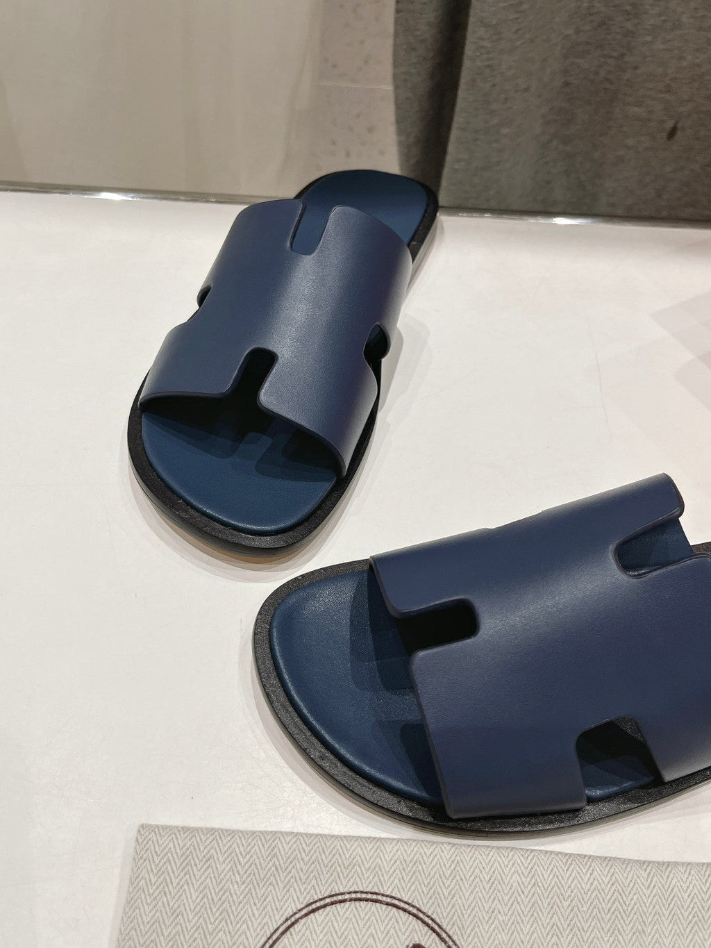 Hermes Izmir Sandal Indigo Lambskin