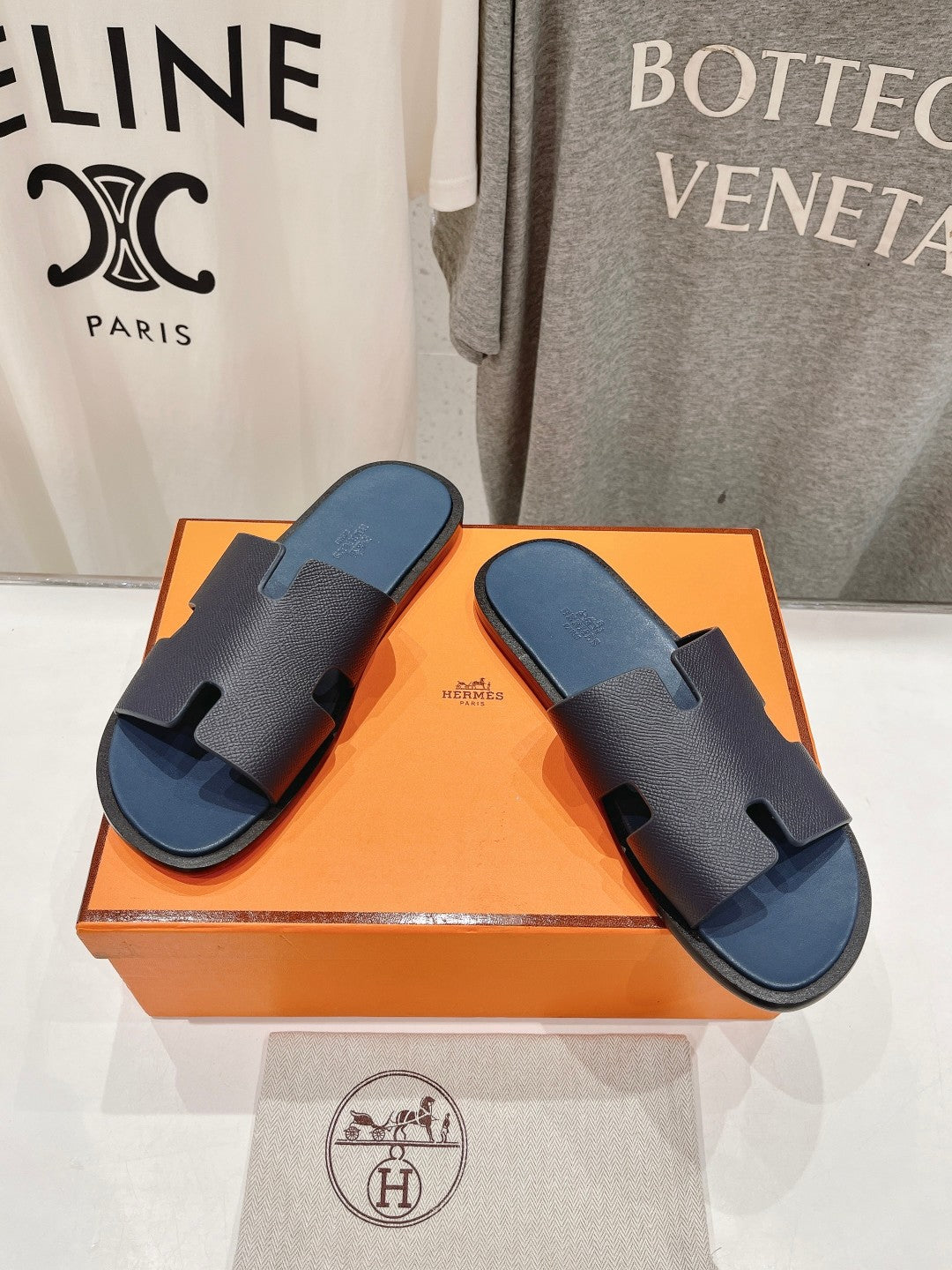 Hermes Izmir Sandal Berry Lambskin