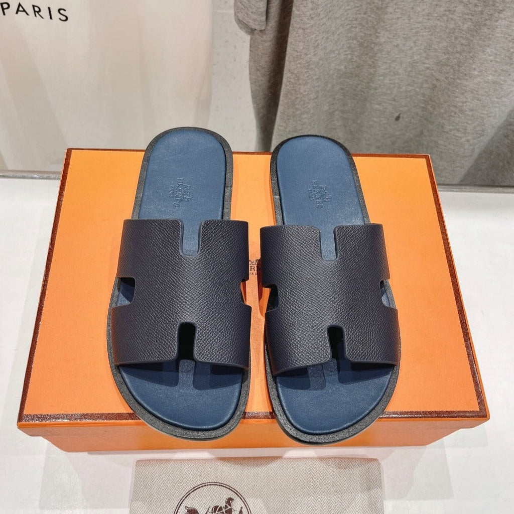 Hermes Izmir Sandal Berry Lambskin