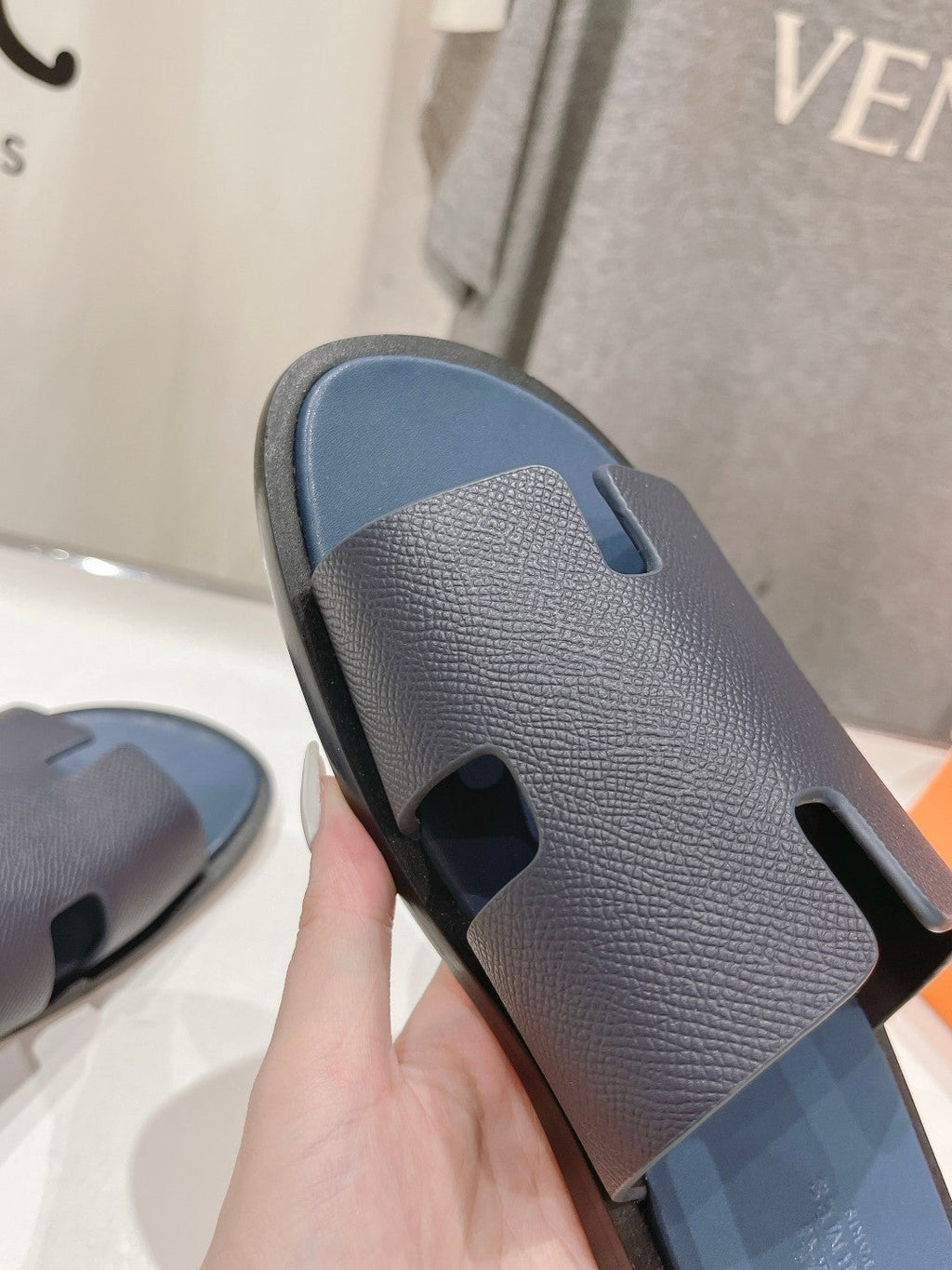 Hermes Izmir Sandal Berry Lambskin