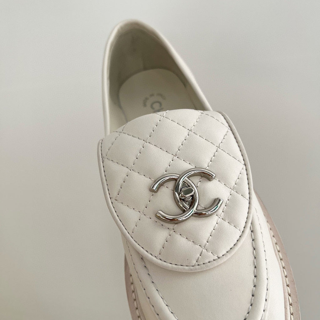 Chanel Moccasins White Quilted Calfskin Silver